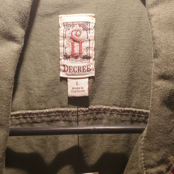 Vest - Picture 2 of 3